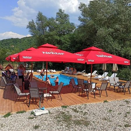 Camp Sutjeska Hotell Tjentiste Exteriör bild