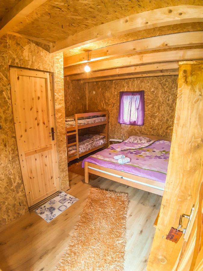 Camp Sutjeska Hotell Tjentiste Exteriör bild