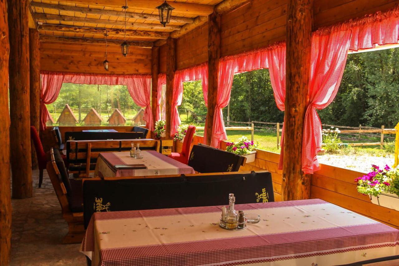 Camp Sutjeska Hotell Tjentiste Exteriör bild