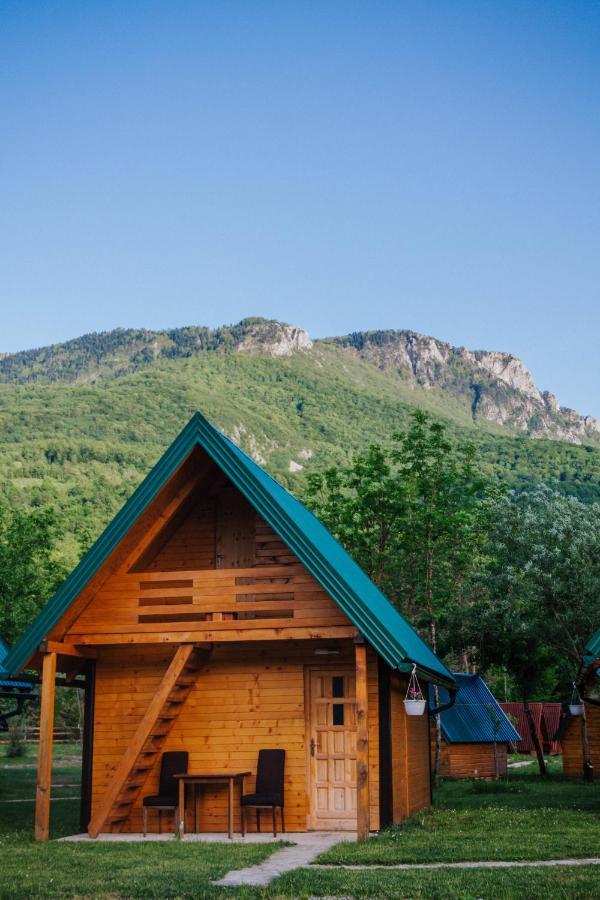 Camp Sutjeska Hotell Tjentiste Exteriör bild