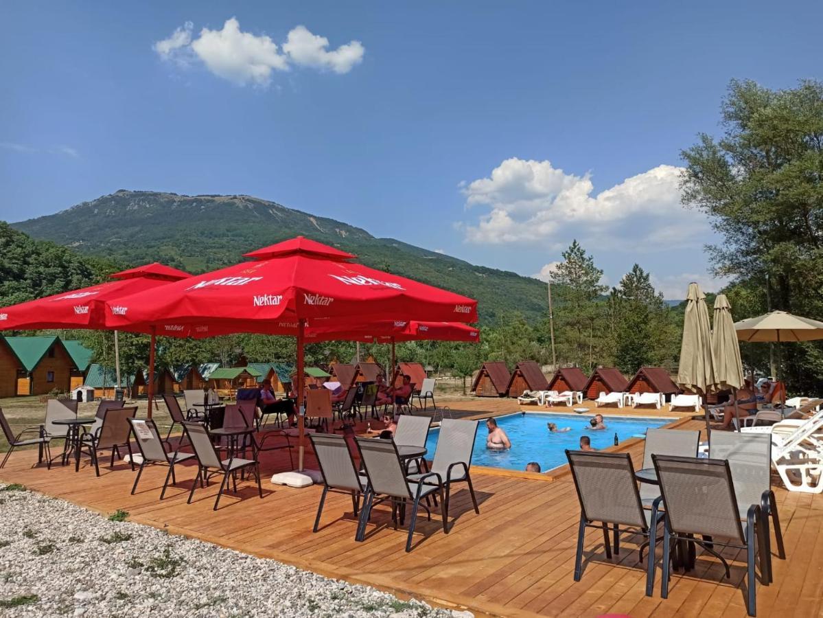 Camp Sutjeska Hotell Tjentiste Exteriör bild