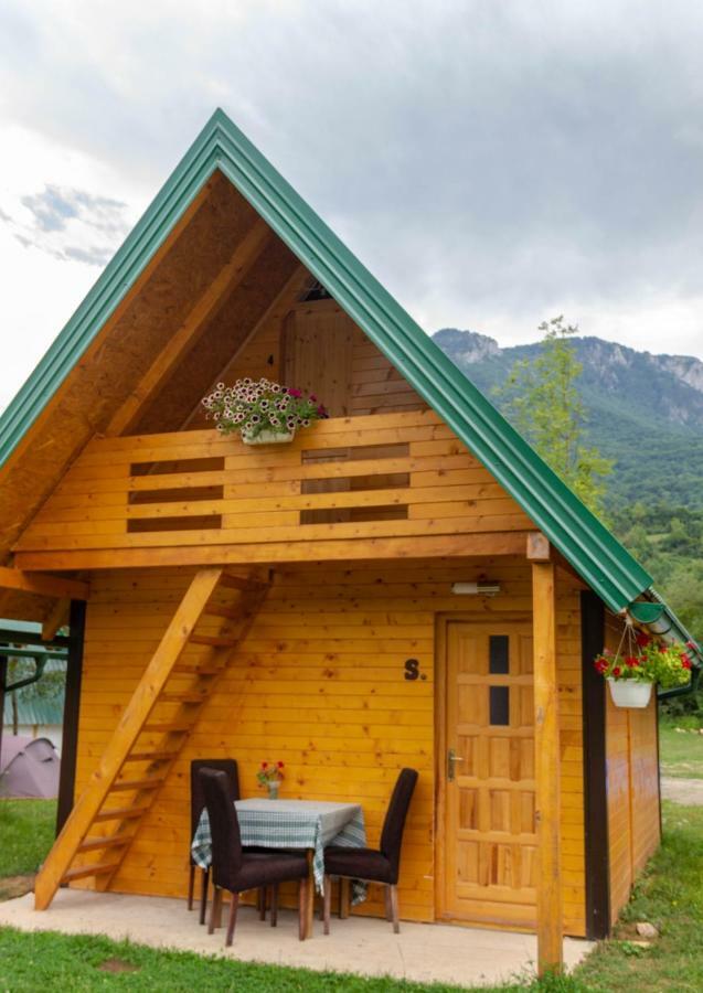 Camp Sutjeska Hotell Tjentiste Exteriör bild