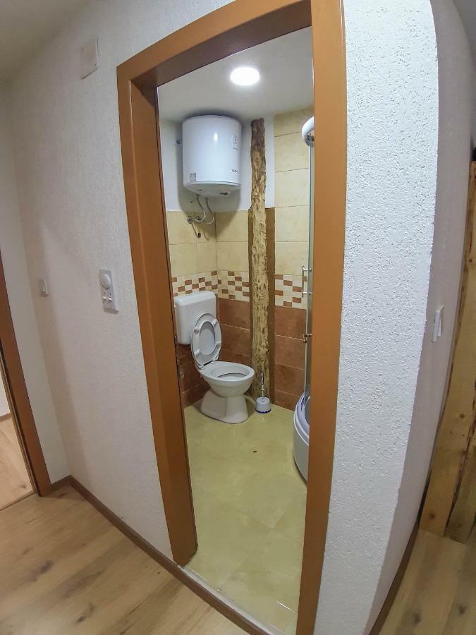 Camp Sutjeska Hotell Tjentiste Exteriör bild