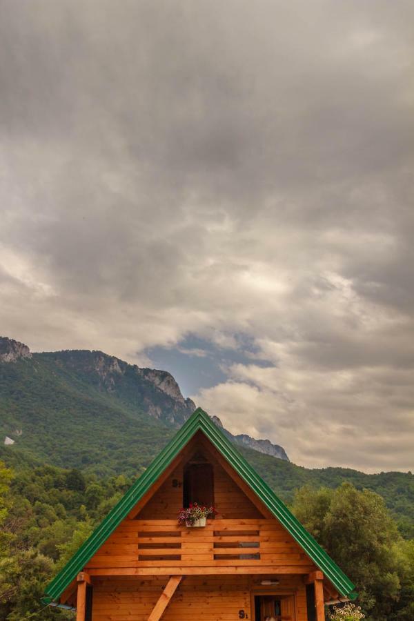 Camp Sutjeska Hotell Tjentiste Exteriör bild