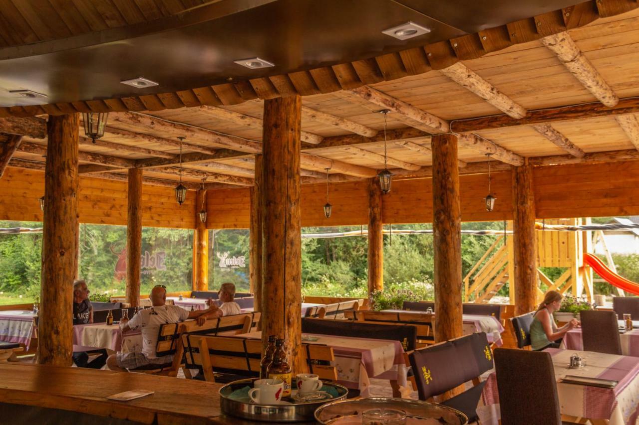 Camp Sutjeska Hotell Tjentiste Exteriör bild